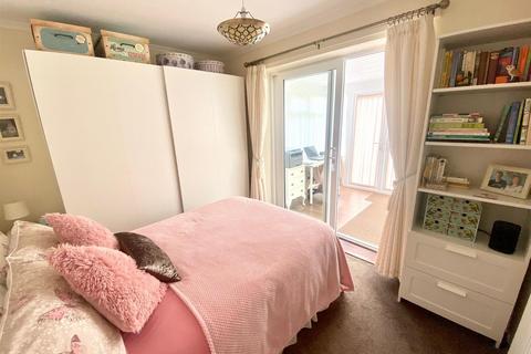 41 Alton Park, Beeford, Driffield, YO25 8BZ