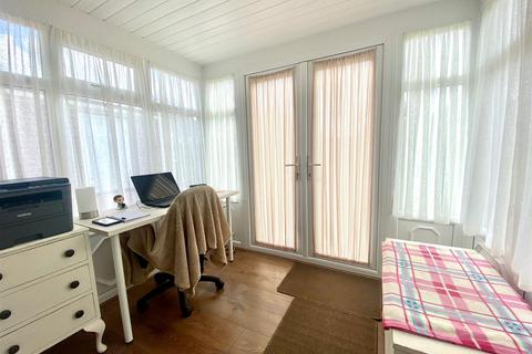 41 Alton Park, Beeford, Driffield, YO25 8BZ