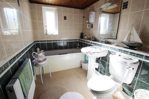 Larkhill Bryntirion Road, Bagillt, CH6 6DR