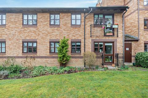 2 bedroom flat for sale, Wedderburn Lodge, Wetherby Road, Harrogate, HG2 7SQ