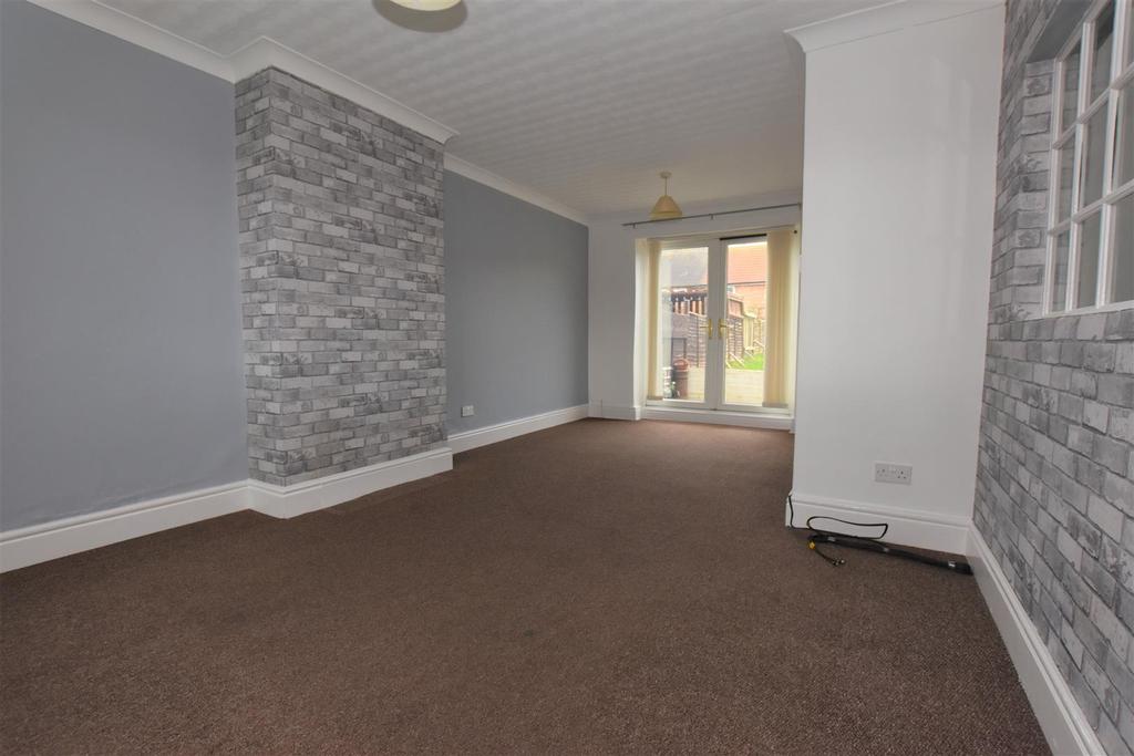 Caledon Close, Hull 2 bed end of terrace house £595 pcm (£137 pw)