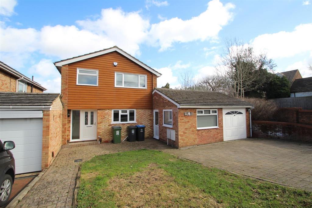 Delmar Avenue, Hemel Hempstead 5 bed detached house £2,995 pcm (£691 pw)