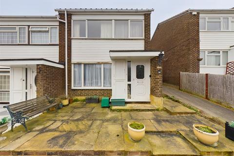 126 Markfield, Croydon, CR0 9HP