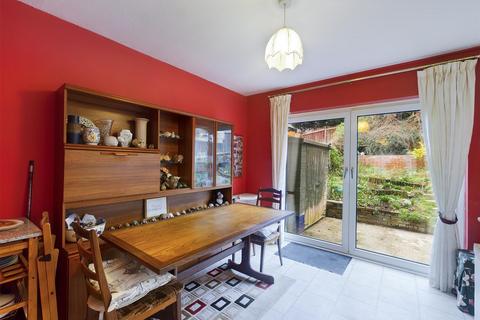 126 Markfield, Croydon, CR0 9HP