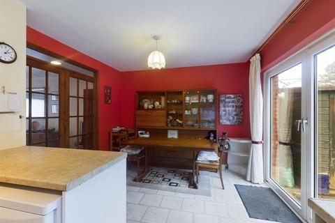 126 Markfield, Croydon, CR0 9HP