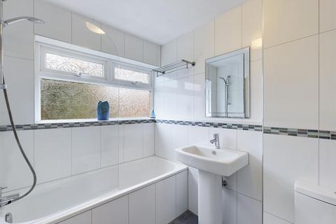 126 Markfield, Croydon, CR0 9HP