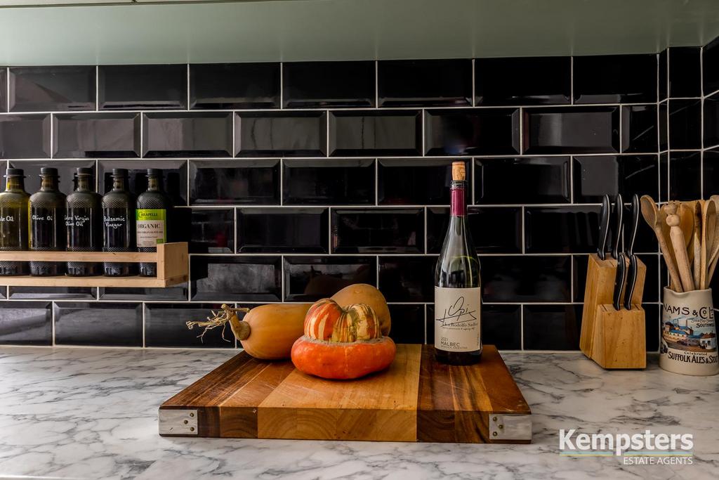 Kitchen 5.jpg