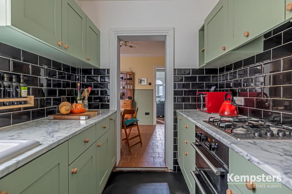 Kitchen 4.jpg