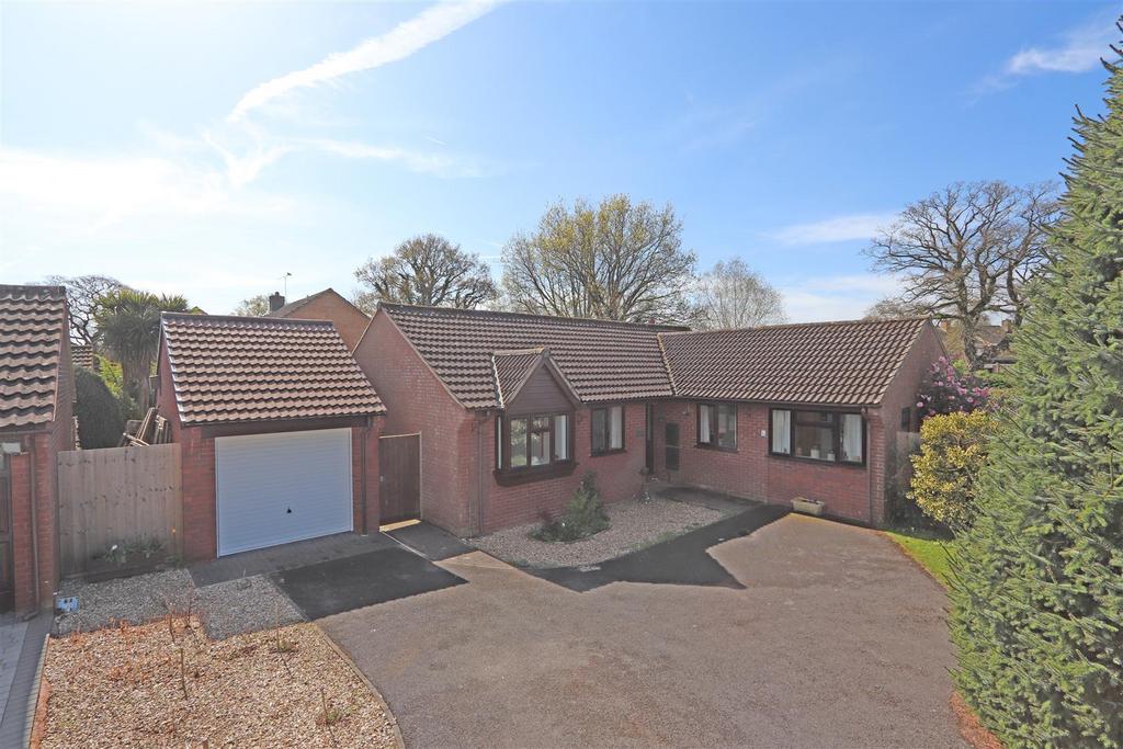Pear Drive, Willand, Cullompton 3 bed detached bungalow for sale £435,000