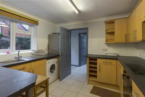 124 Adelaide Road, Southampton, SO17 2HX