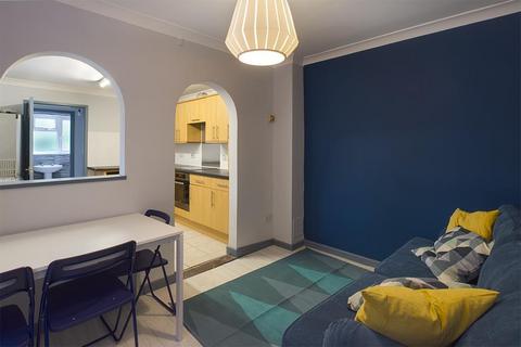 124 Adelaide Road, Southampton, SO17 2HX