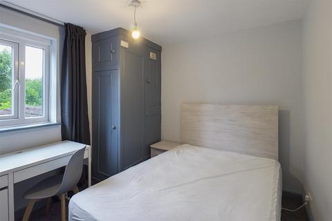 124 Adelaide Road, Southampton, SO17 2HX