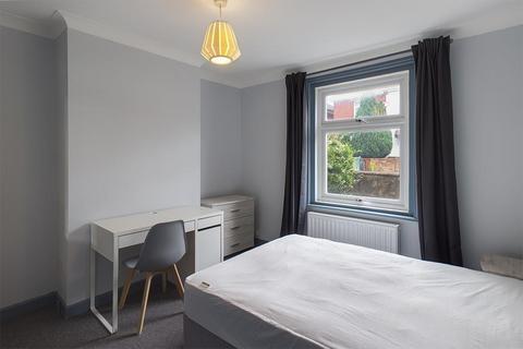 124 Adelaide Road, Southampton, SO17 2HX