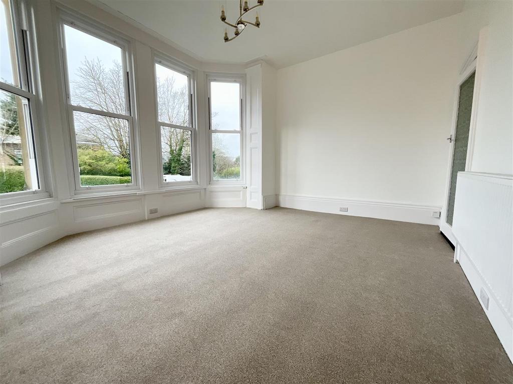 15 Fulford Road, Scarborough 2 bed flat for sale £145,000