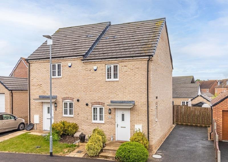 Dray Gardens, Buntingford 2 bed semidetached house for sale £385,000