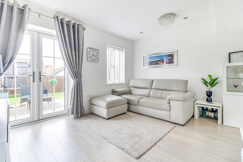 Dray Gardens, Buntingford 2 bed semidetached house £375,000