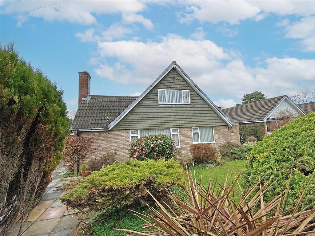 St. Lukes Drive, Formby, Liverpool 3 bed house £400,000