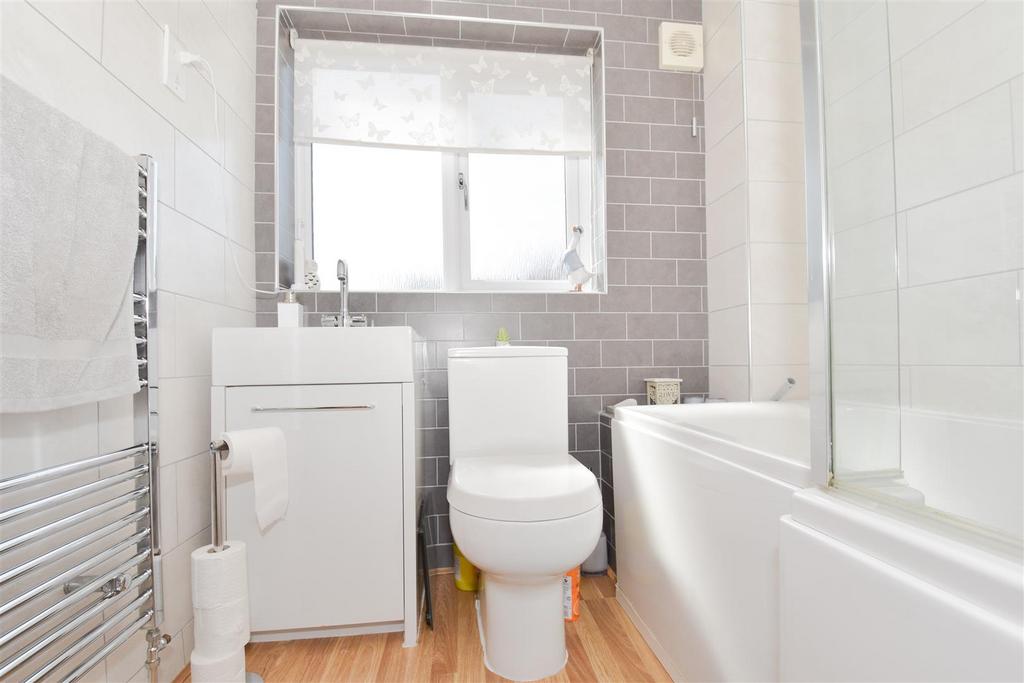 011 - Bathroom 1.jpg