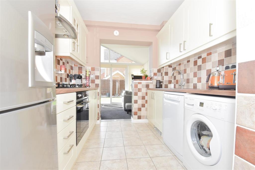 006 - Kitchen 1.jpg
