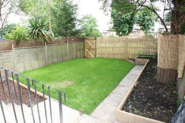 145a Knights Hill garden.jpg