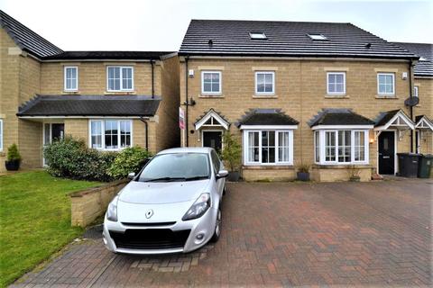 4 bedroom semi-detached house for sale - Far Hunger Hill Close, Queensbury, Bradford