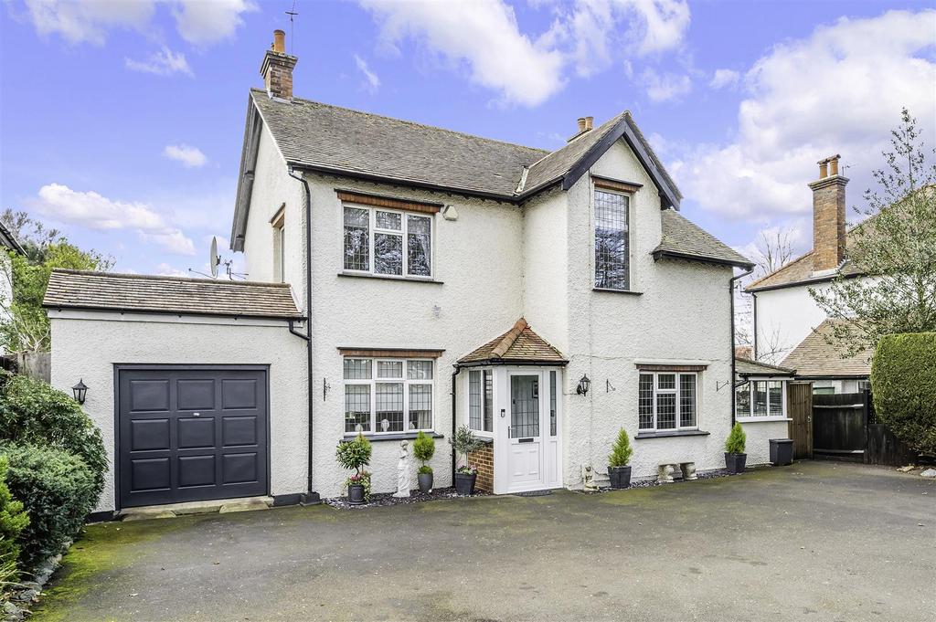Reigate Road, Epsom 3 bed detached house for sale £950,000