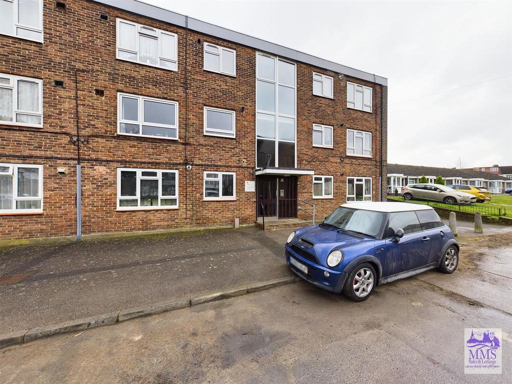 Chatham Grove, Chatham 1 bed flat £135,000