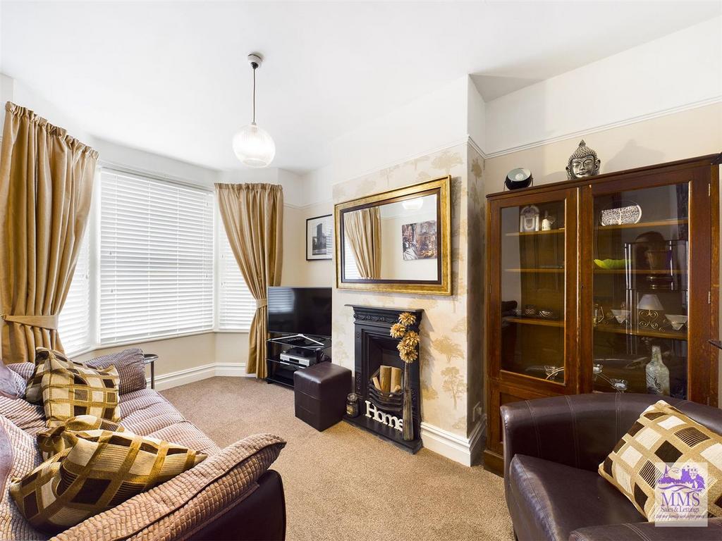 Hamilton Road, Gillingham 3 bed terraced house £260,000