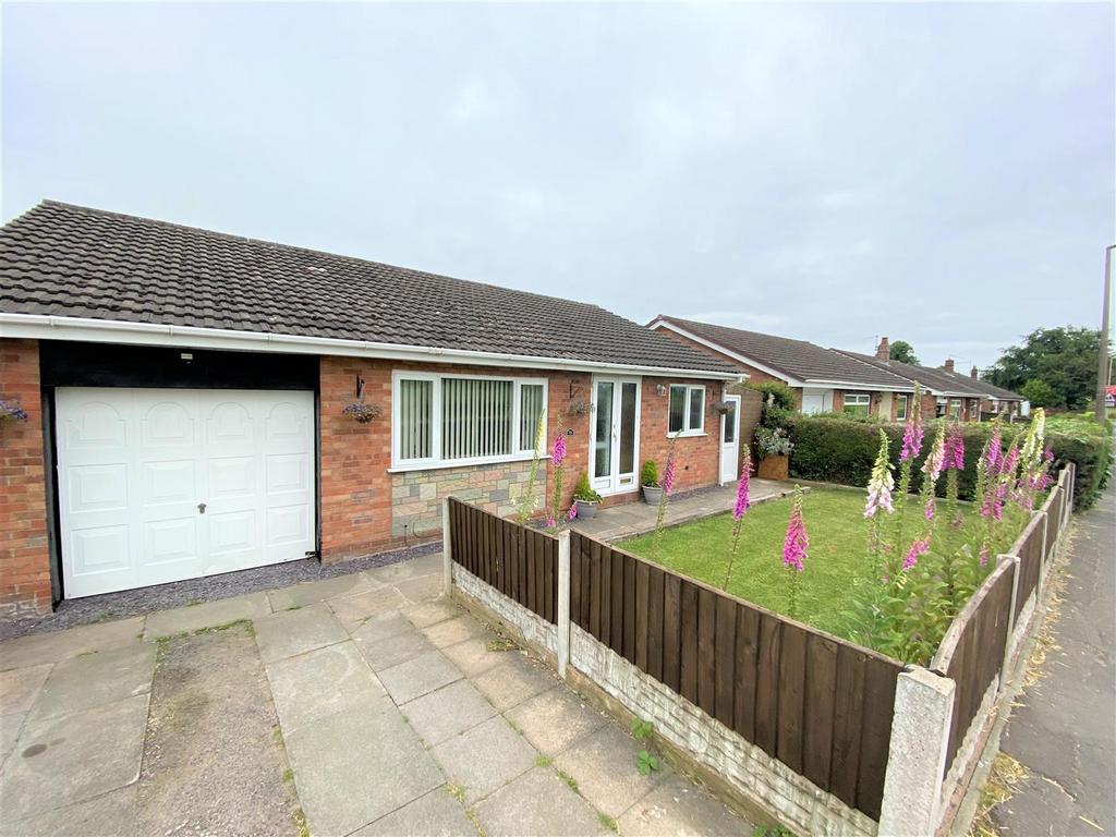 Lowe Hill Road, Wem 3 bed bungalow for sale £300,000