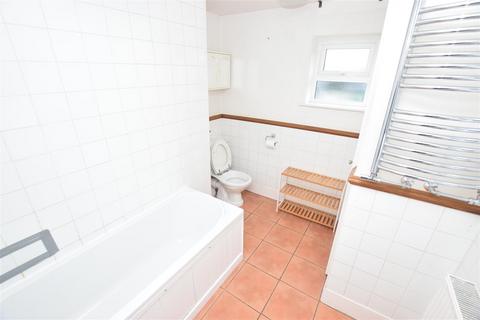 2 bedroom cottage to rent, Mill Road, Maldon