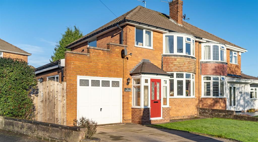 Western Avenue, Sedgley, West Midlands 3 bed semidetached house £280,000