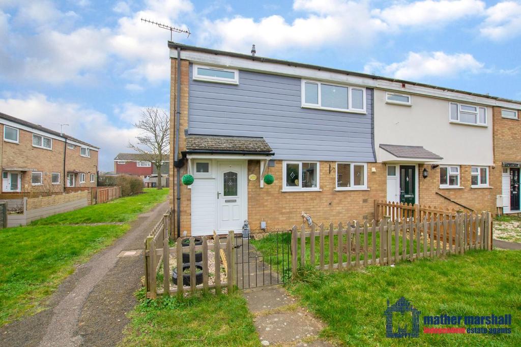 Ripon Road, Stevenage 3 bed end of terrace house £330,000