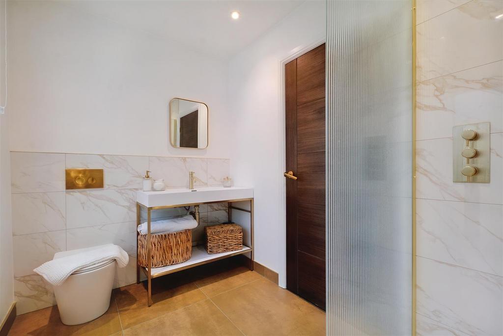 En-Suite Bedroom 2
