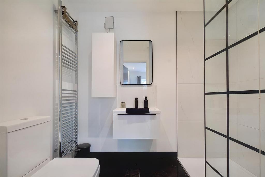 En-Suite Bedroom 3
