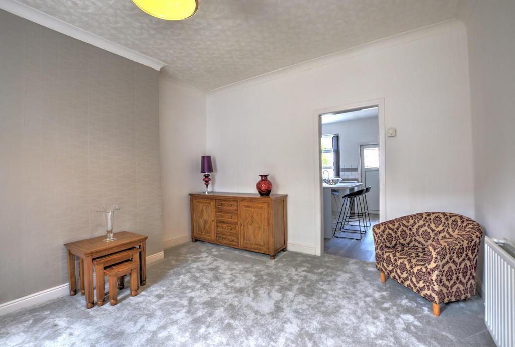 Edgar Street, Huncoat 2 bed terraced house £650 pcm (£150 pw)