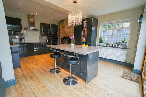1, Riversdale Watling Street, Hockliffe, Leighton Buzzard, LU7 9LR