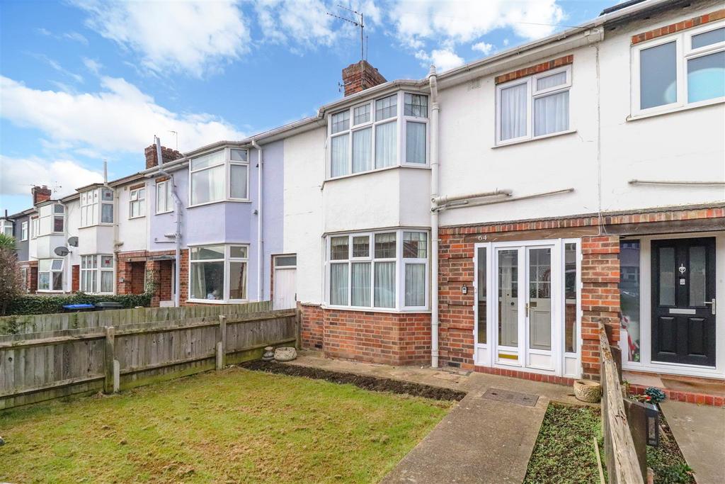 Pinewood Road, Spinney Hill, Northampton 3 bed terraced house £280,000