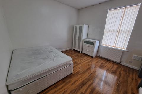 Holywood Street, M14 4ES