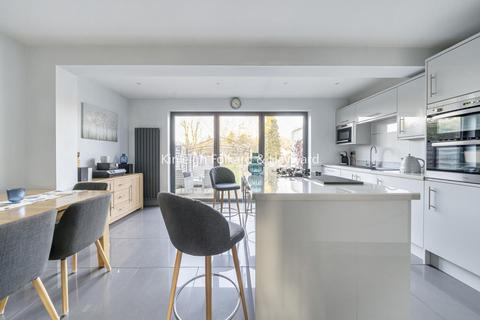 35 Queensway, West Wickham, BR4 9EP