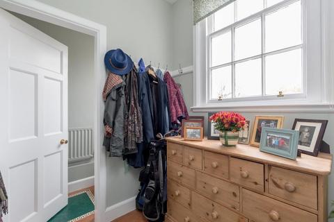 27 Barnshot Road, Edinburgh, EH13 0DJ