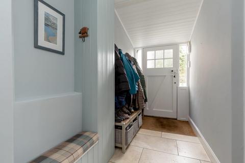 27 Barnshot Road, Edinburgh, EH13 0DJ
