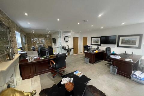 Property to rent, Station Rd,, Romford, Gidea Park,, ROMFORD