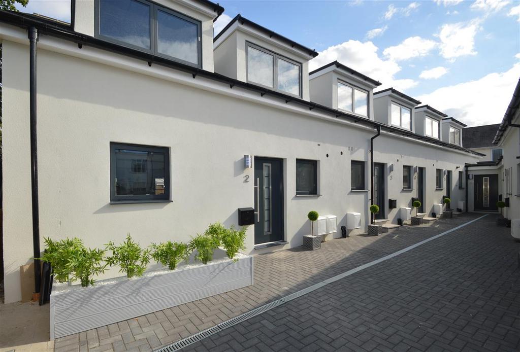 The Broadway, Mill Hill 2 bed mews £499,950