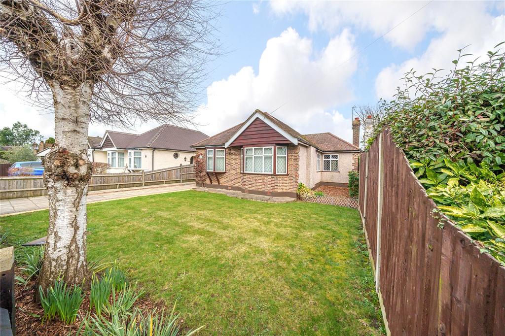 Lois Drive, Shepperton, TW17 3 bed bungalow £2,000 pcm (£462 pw)