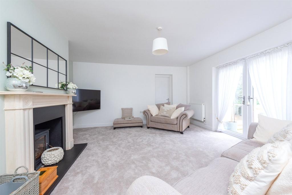 Brackendale Close, Camberley, Surrey... 4 bed detached house for sale