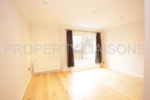 3 bedroom house to rent, Welland Mews, West Wapping, E1W
