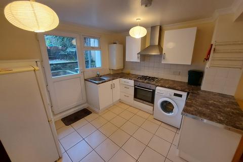 3 bedroom flat to rent, Allen Road, London, N16