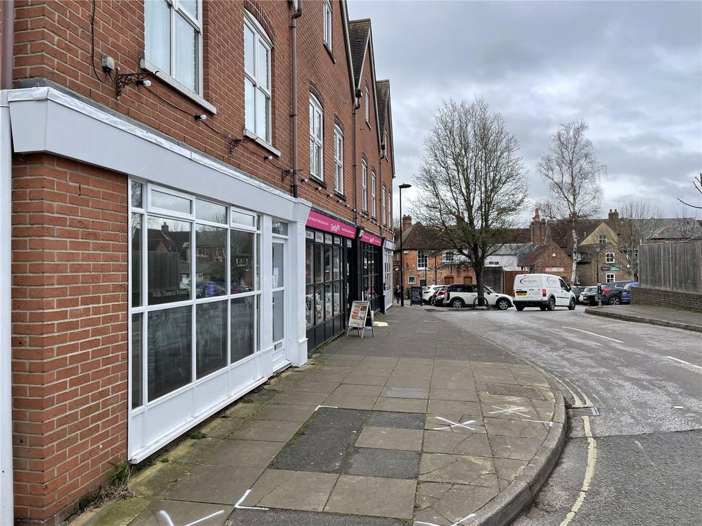 Lower Basingwell Street, Office £792 pcm (£183 pw)