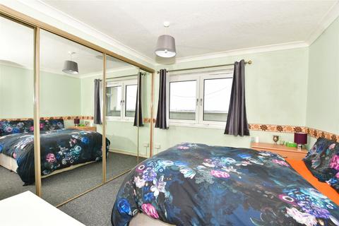 1 bedroom flat for sale - Curzon Crescent, Barking, Essex