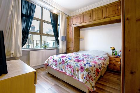 2 bedroom flat for sale, Leeland Road, London W13